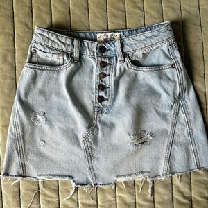 Free People Breezy Distressed button fly denim mini skirt- light wash- Size 26